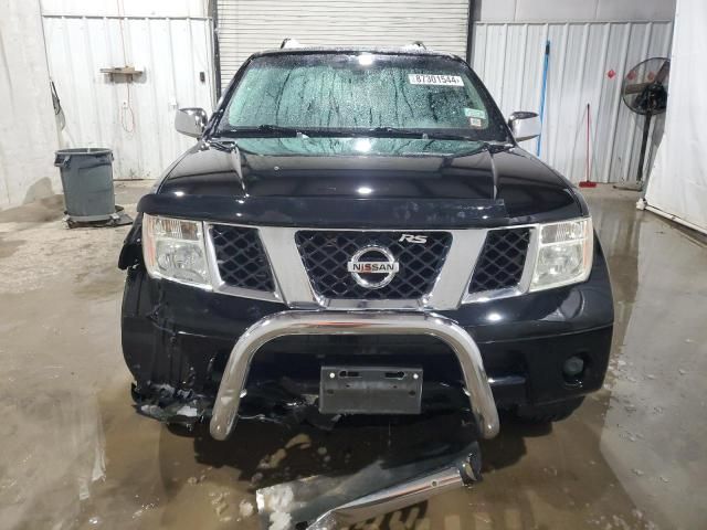 2005 Nissan Pathfinder LE