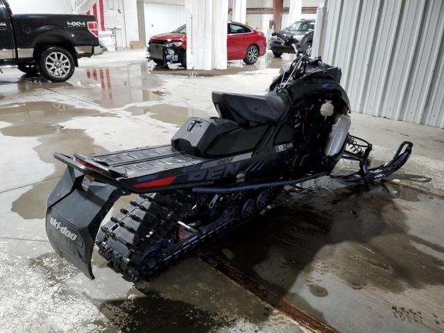 2019 Skidoo Snowmobile