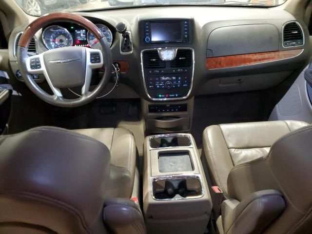 2016 Chrysler Town & Country Limited Platinum