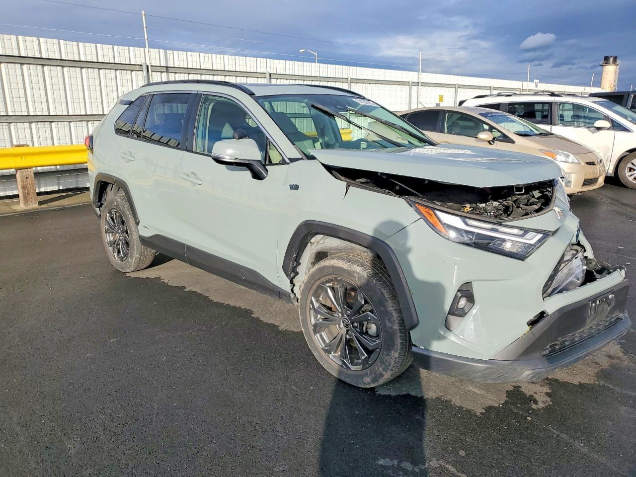 2022 Toyota Rav4 xle Premium
