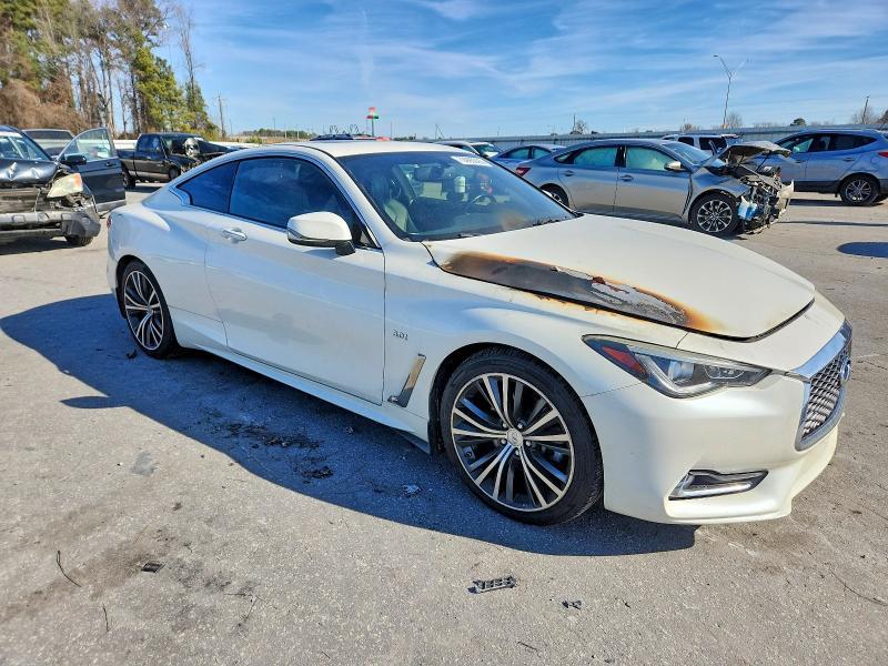 2018 Infiniti Q60 Luxe 300