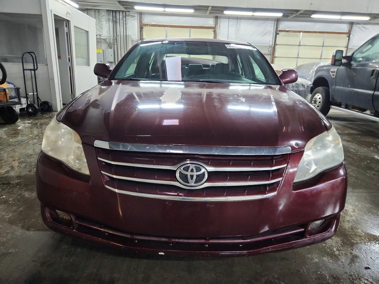 2005 Toyota Avalon xl