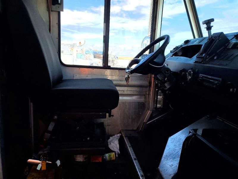 2011 Workhorse Custom Chassis 2011 Workhorse W62 Delivery Truck