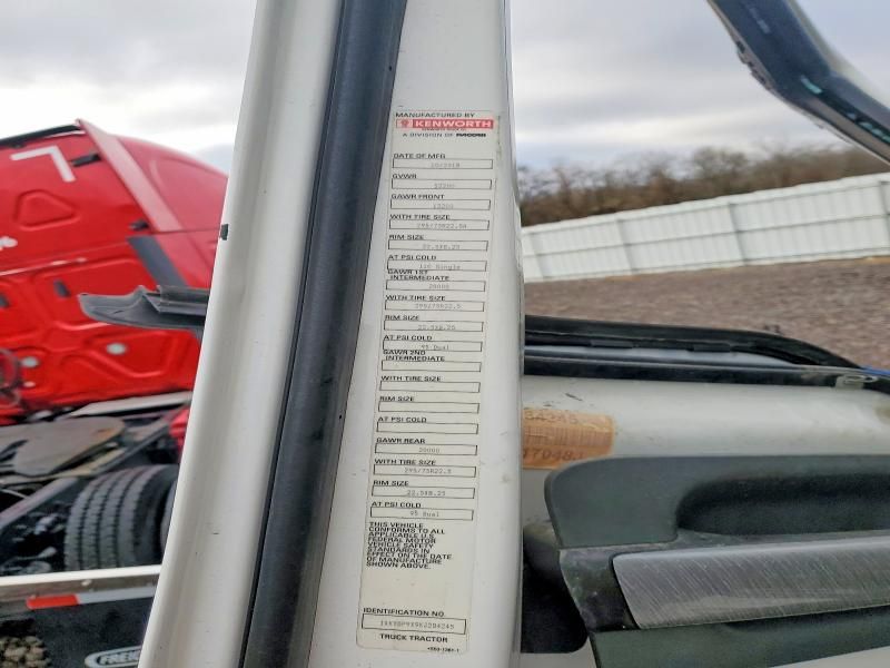 2019 Kenworth T680 Semi Truck