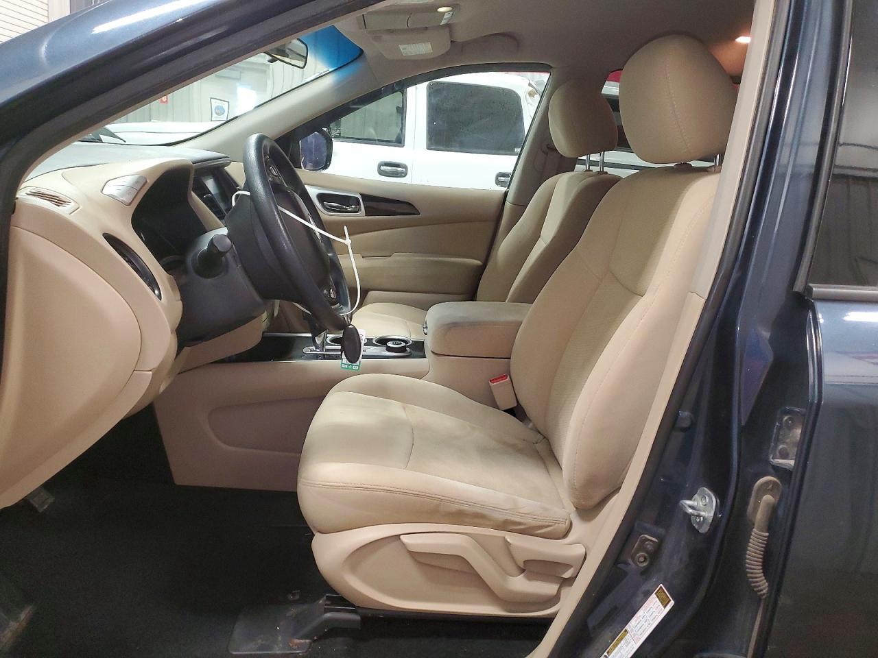2016 Nissan Pathfinder s