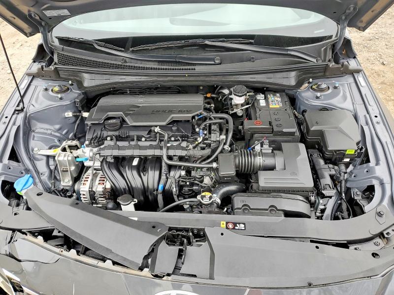 2025 Hyundai Elantra se