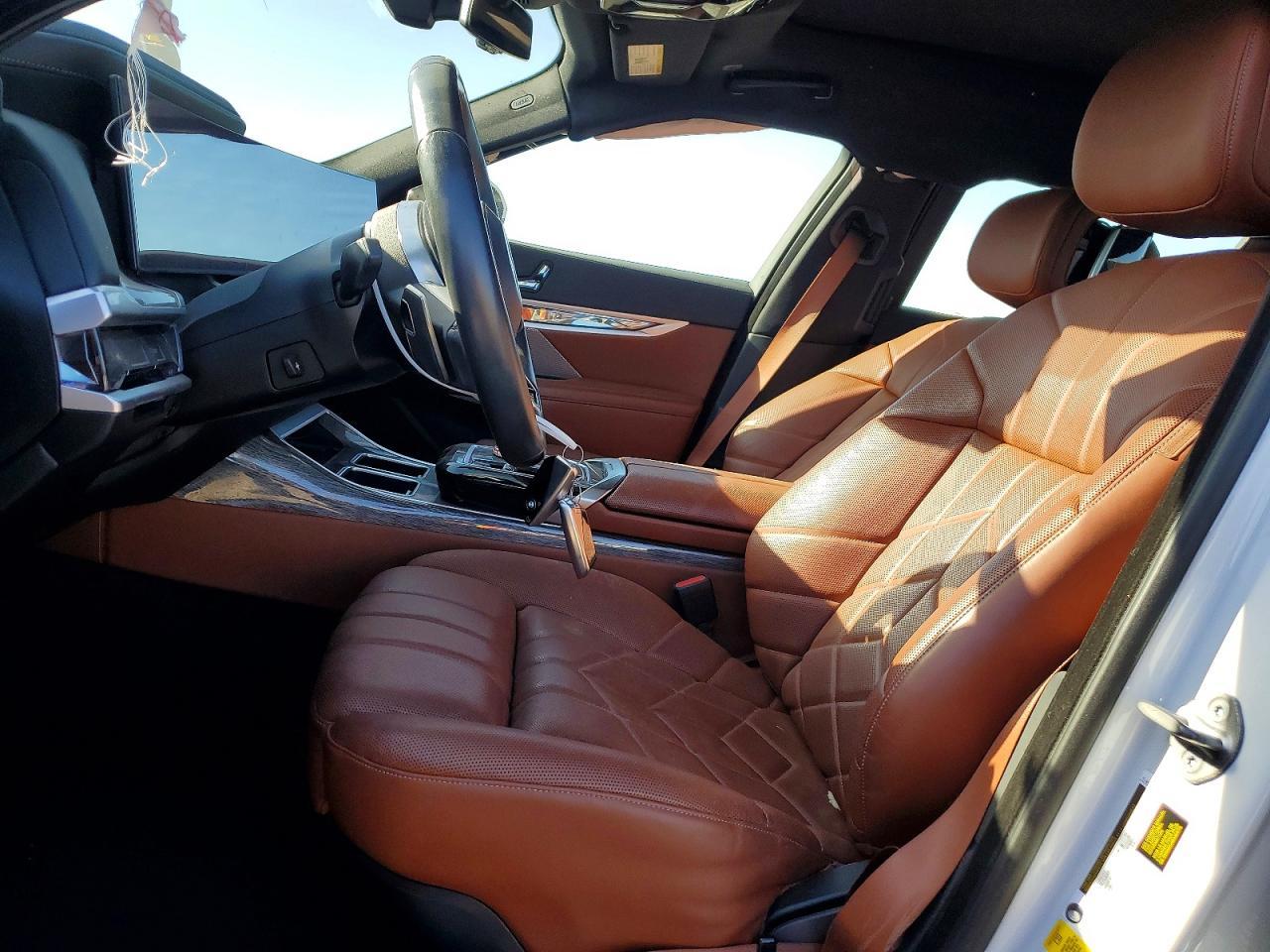 2023 BMW 740 i