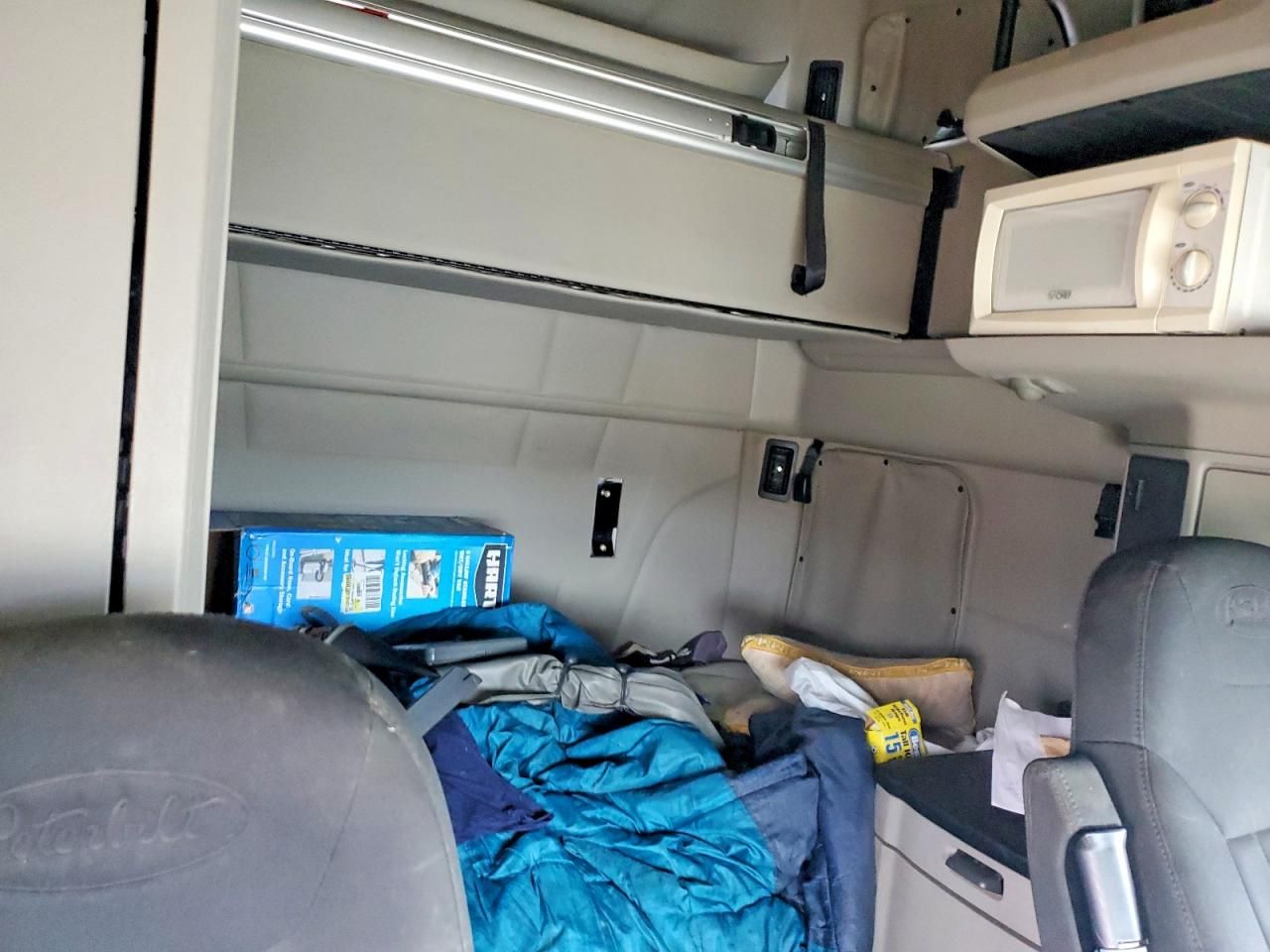 2022 Peterbilt 579 Semi Truck