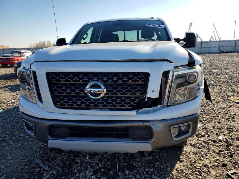 2017 Nissan Titan xd sl