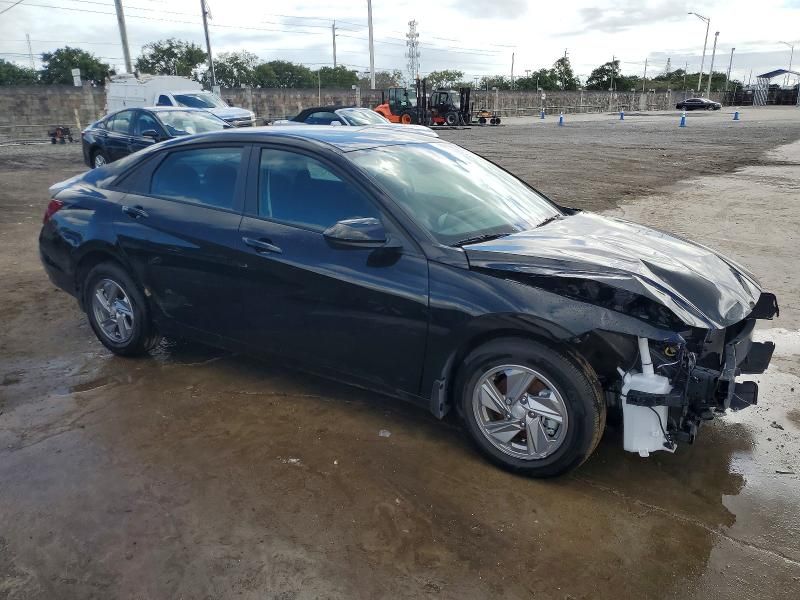 2025 Hyundai Elantra se