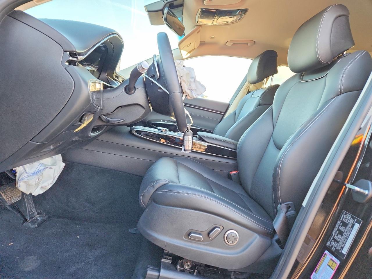 2025 Genesis Gv70 Base