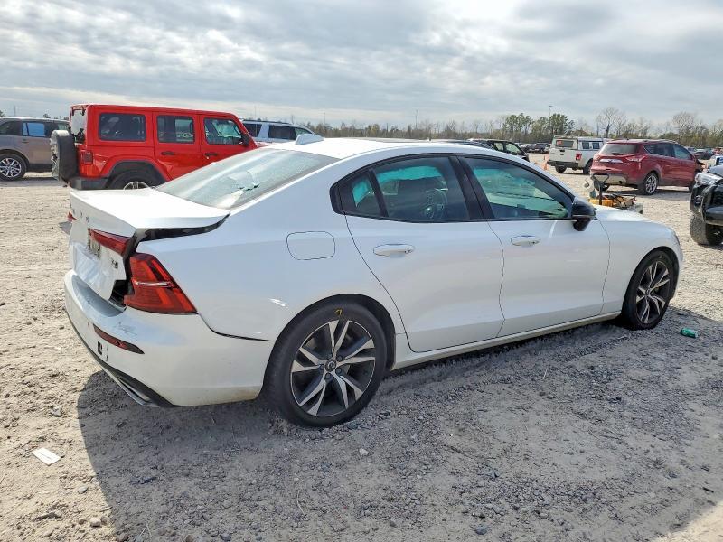 2019 Volvo S60 T6 R-design