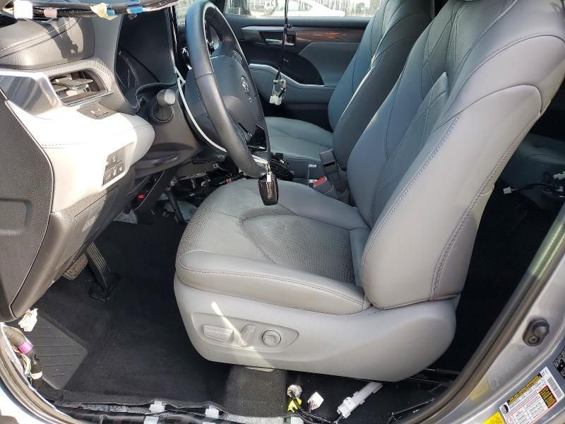 2020 Toyota Highlander Platinum