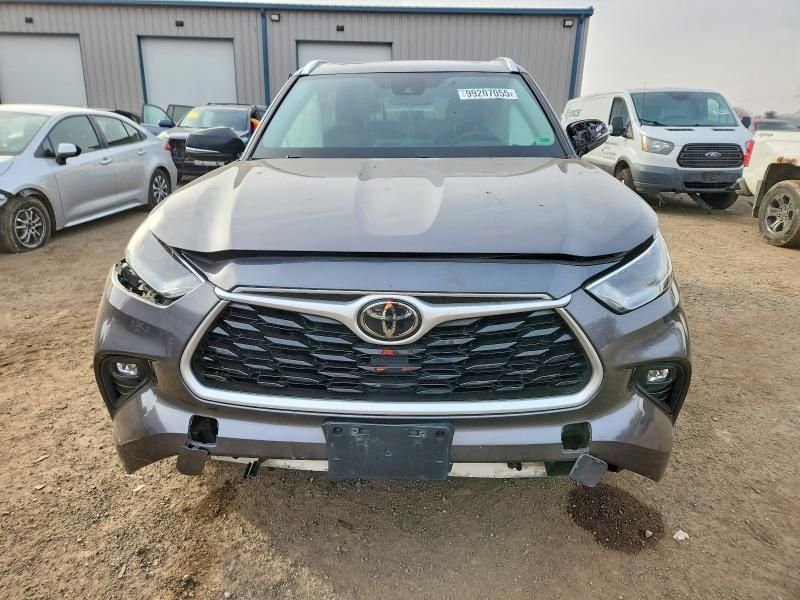 2021 Toyota Highlander xle