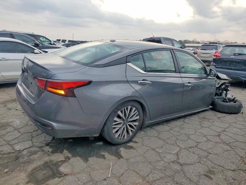 2024 Nissan Altima sv