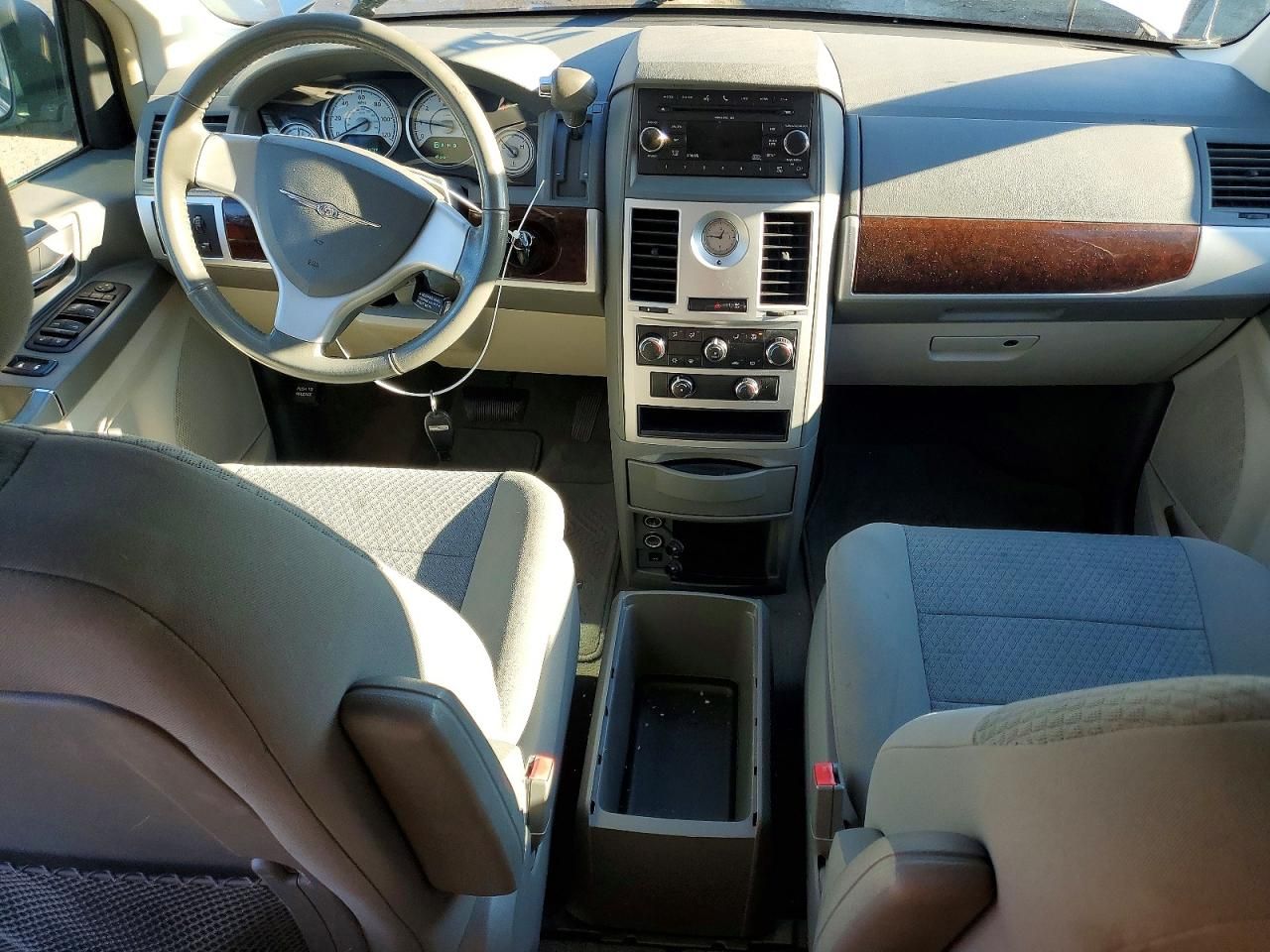 2010 Chrysler Town & Country Touring