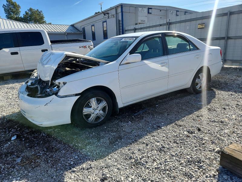 2004 Toyota Camry le
