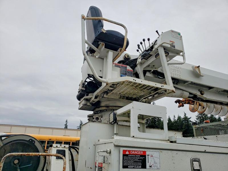2016 Freigliner 2016 Freightliner Business Class M2 Digger Derrick