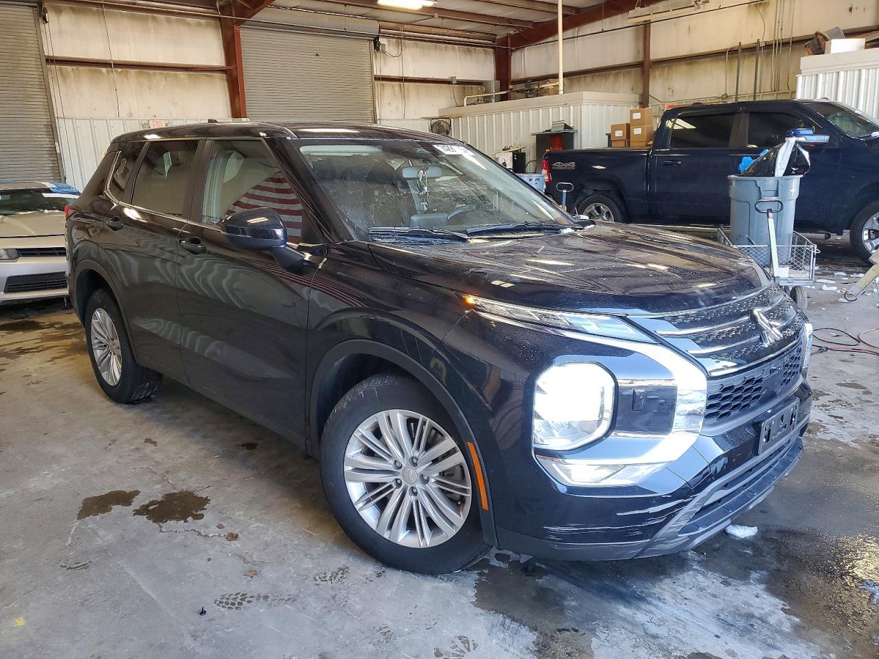 2024 Mitsubishi Outlander es