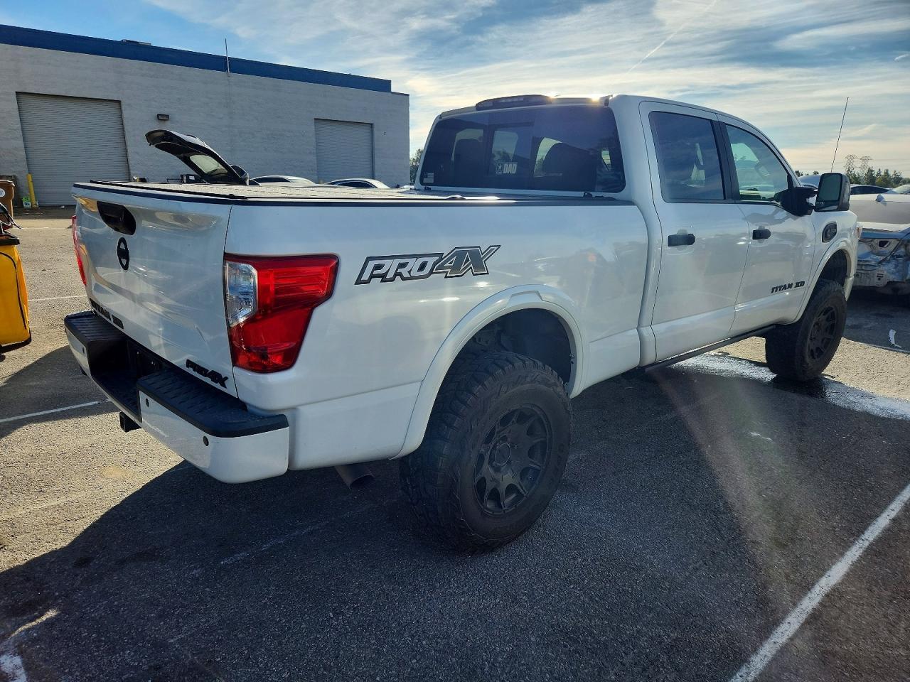 2018 Nissan Titan xd sl