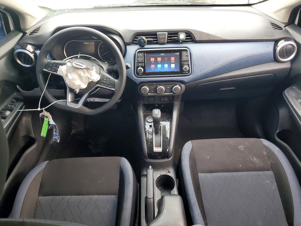 2025 Nissan Versa sv