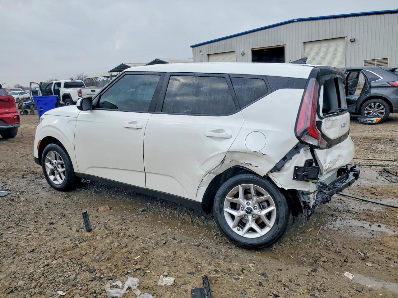 2023 KIA Soul lx