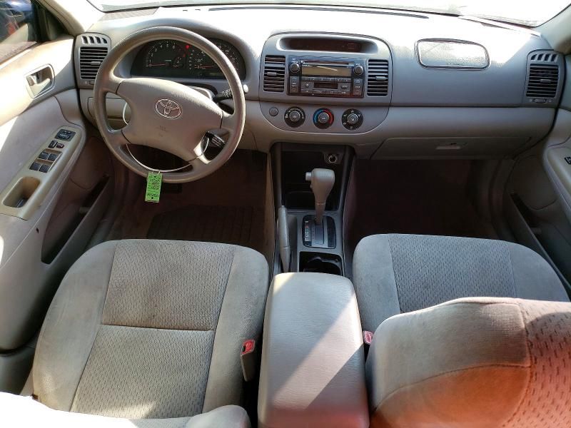 2004 Toyota Camry le