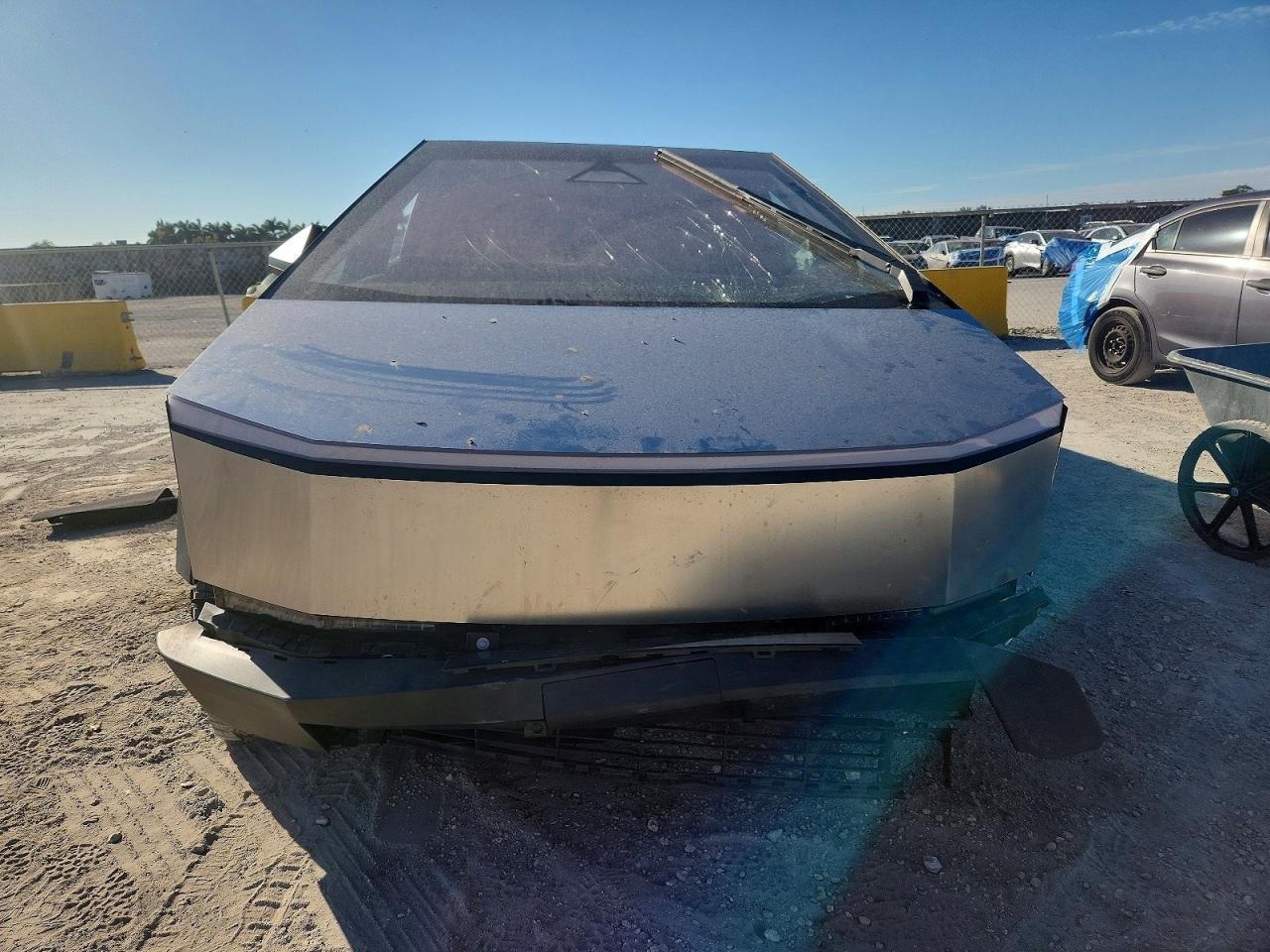 2025 Tesla Cybertruck