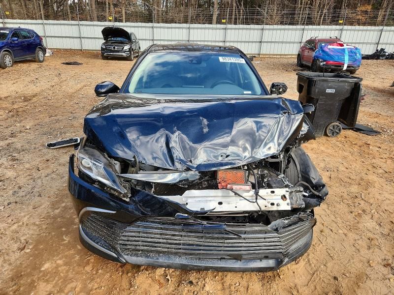 2021 Toyota Camry le