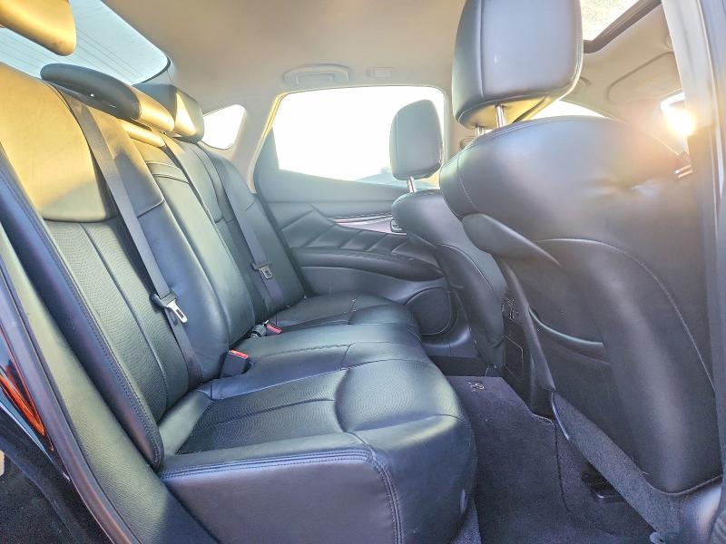 2013 Infiniti M37