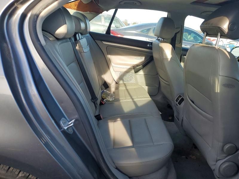 2005 Volkswagen New Jetta 2.5l Option Package 1