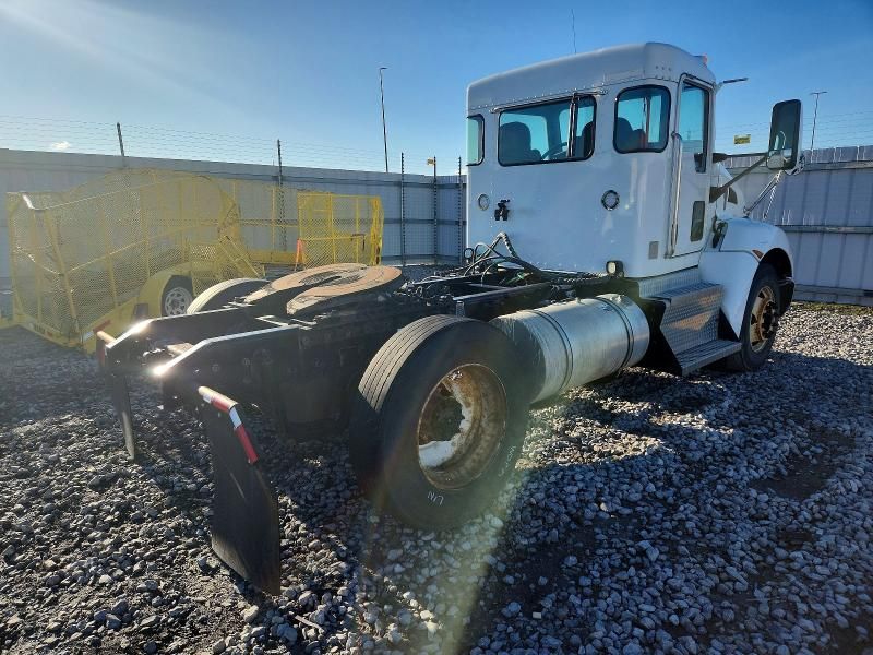 2017 Kenworth T370 Semi Truck