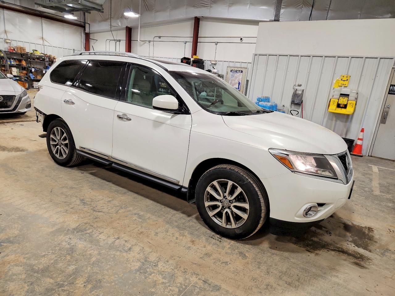 2014 Nissan Pathfinder s