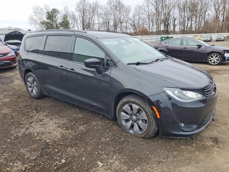 2018 Chrysler Pacifica Hybrid Limited