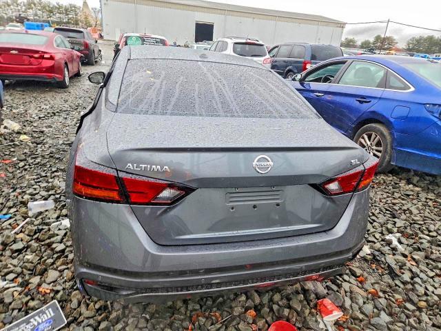 2019 Niss Altima sl