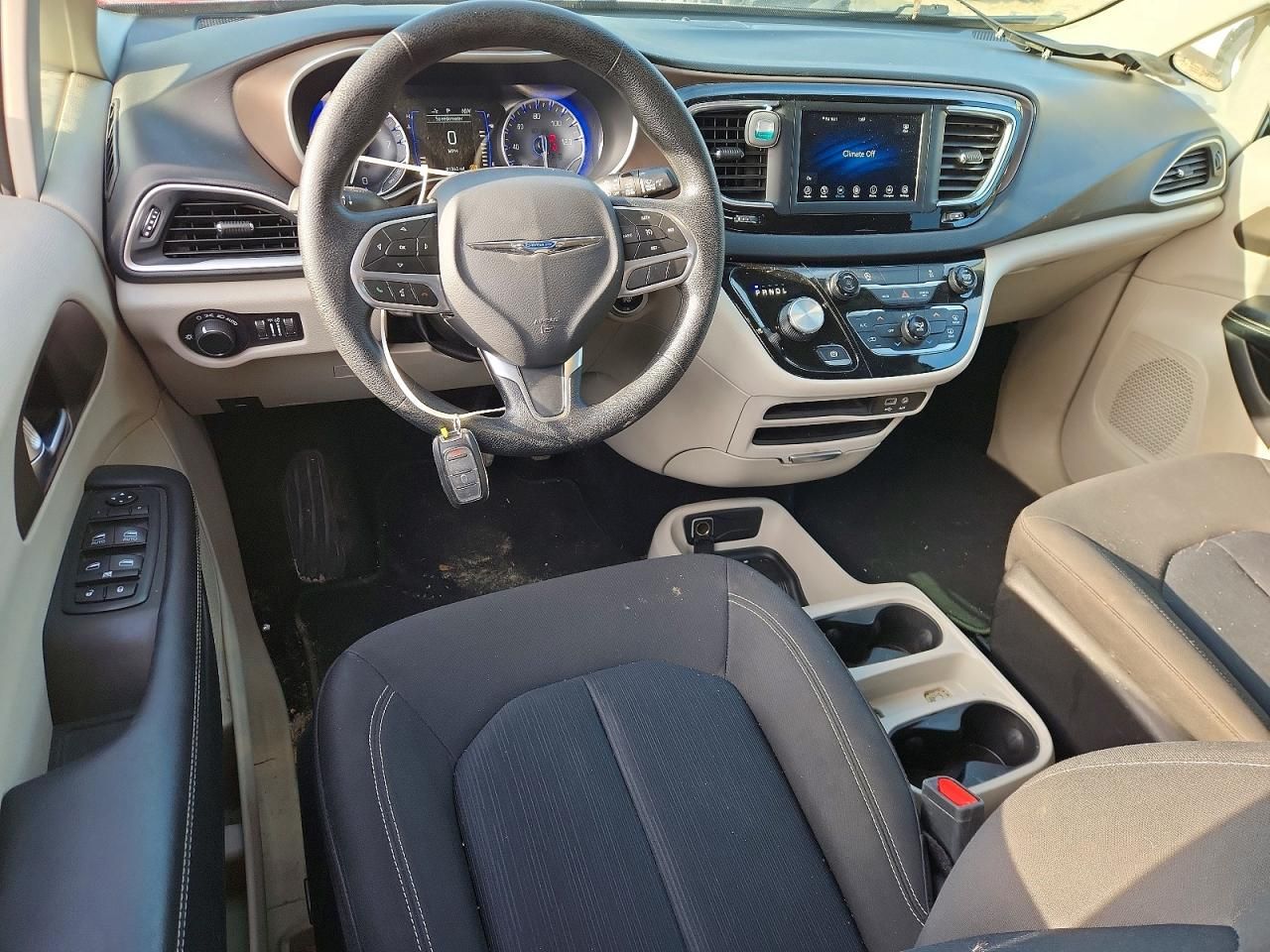 2020 Chrysler Voyager lx