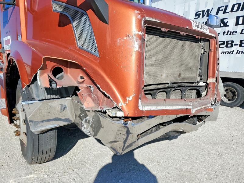 2015 Volvo VNL Semi Truck