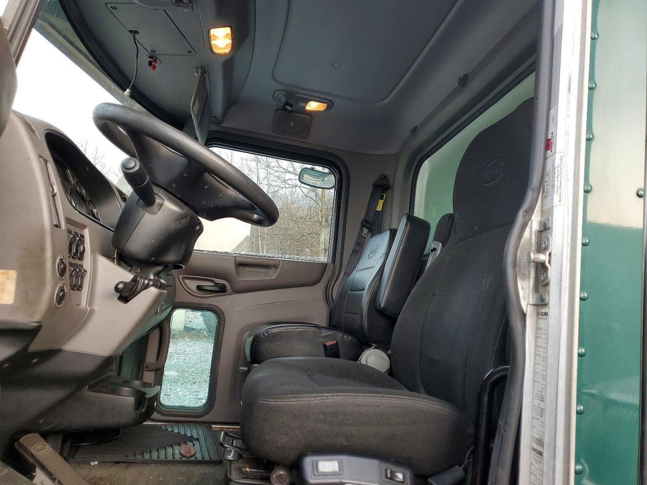 2020 Peterbilt 337