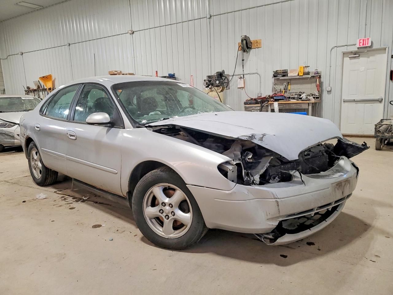 2003 Ford Taurus se