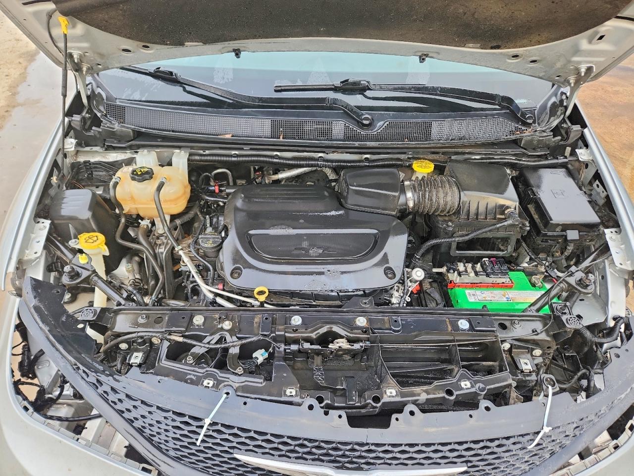 2023 Chrysler Voyager lx