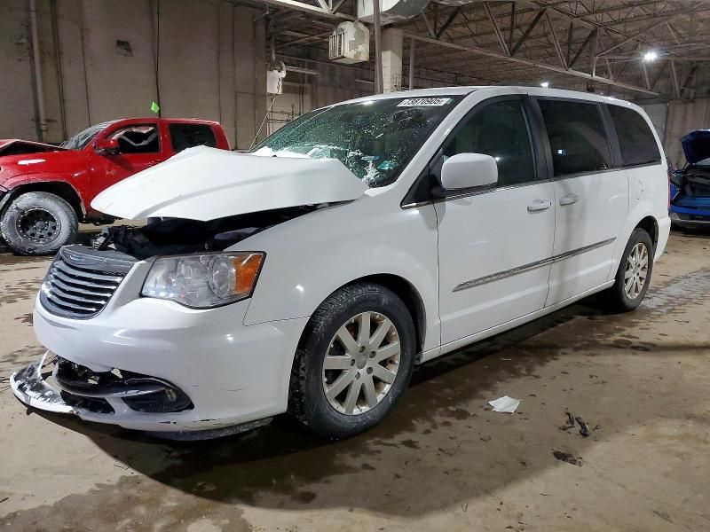 2016 Chrysler Town & Country Touring