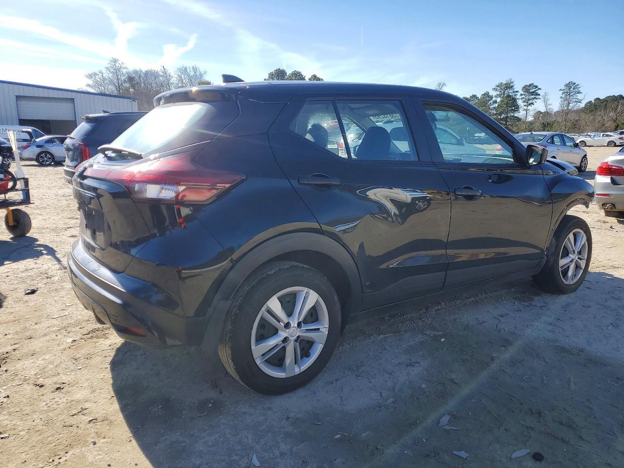 2024 Nissan Kicks s