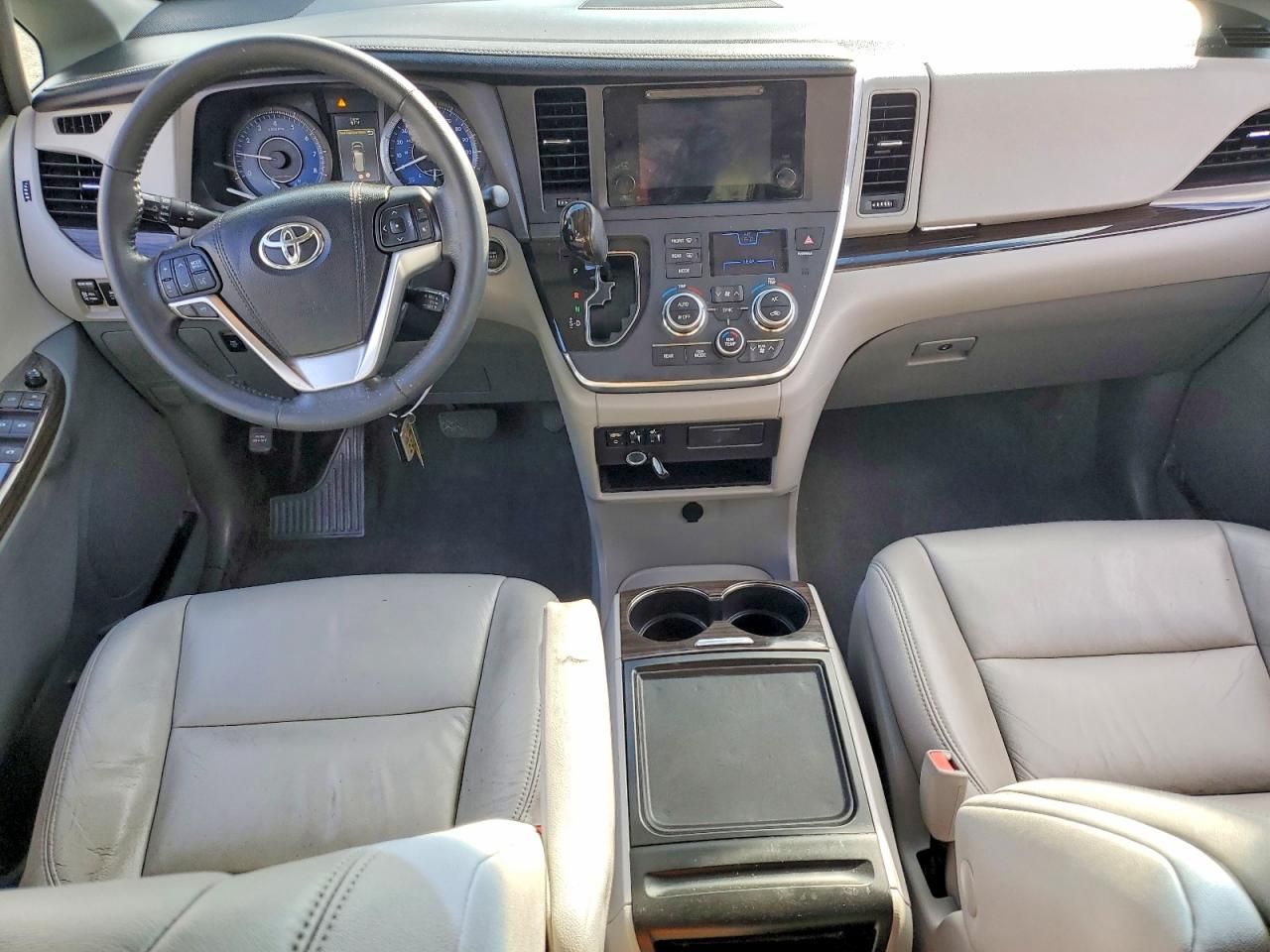 2016 Toyota Sienna xle