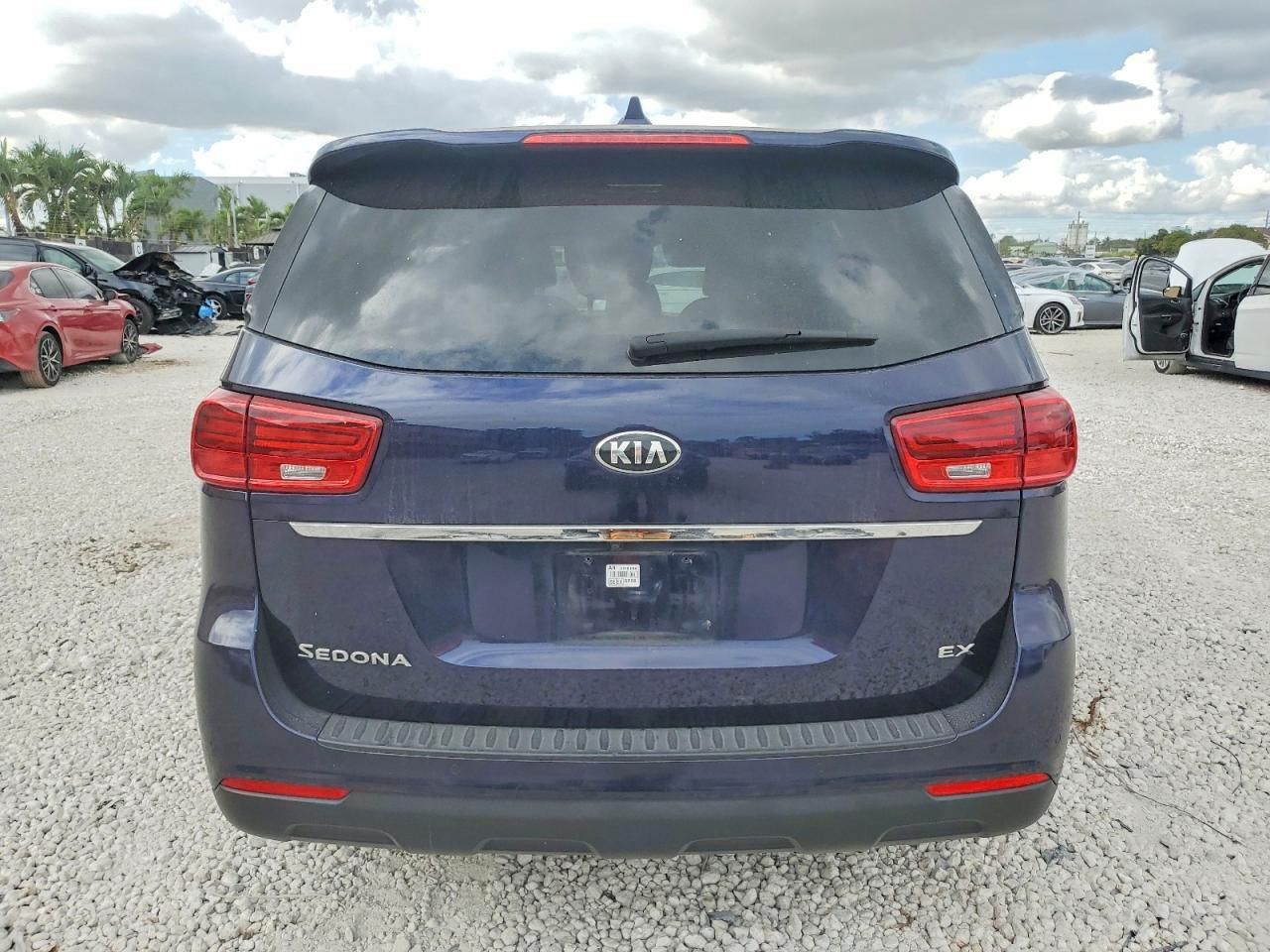 2020 KIA Sedona lx