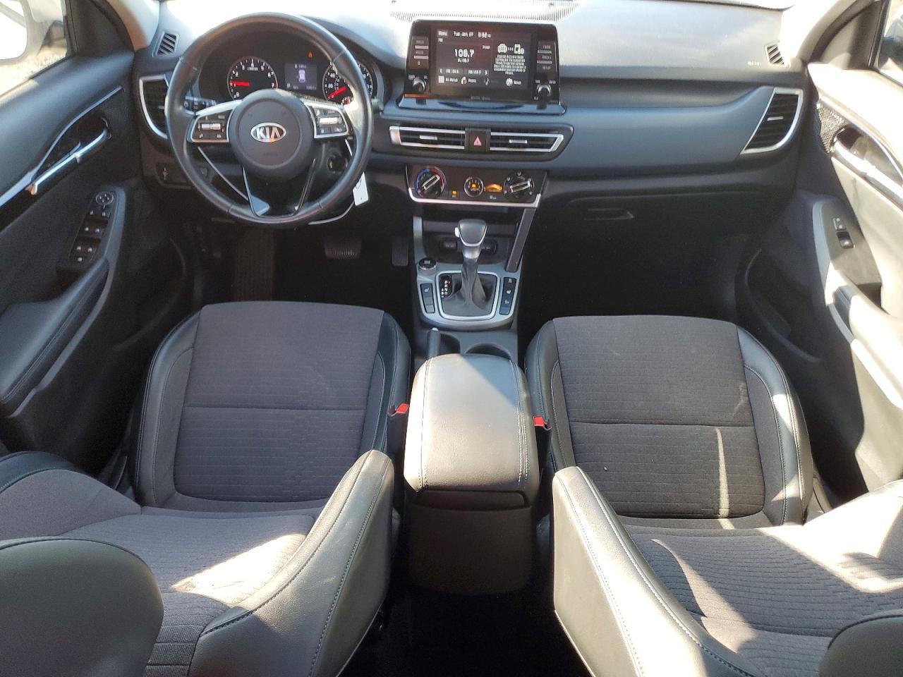 2021 KIA Seltos s