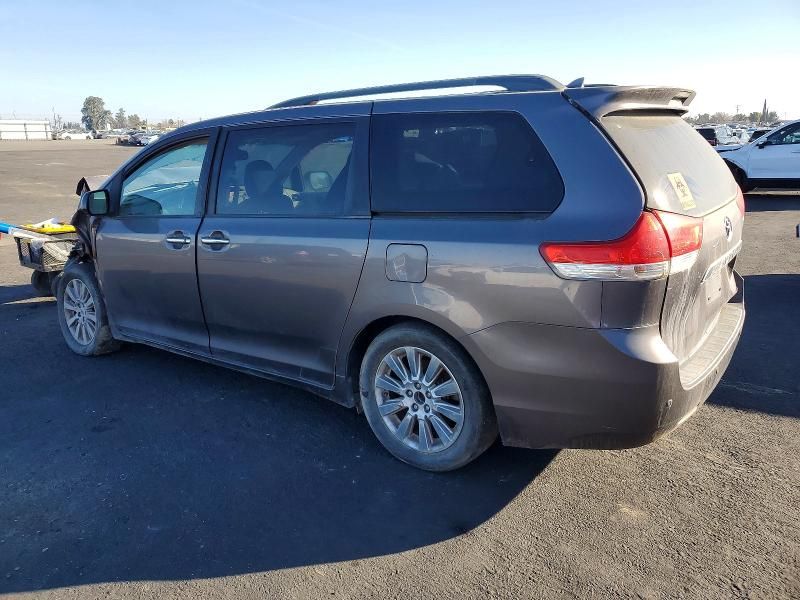 2011 Toyota Sienna xle