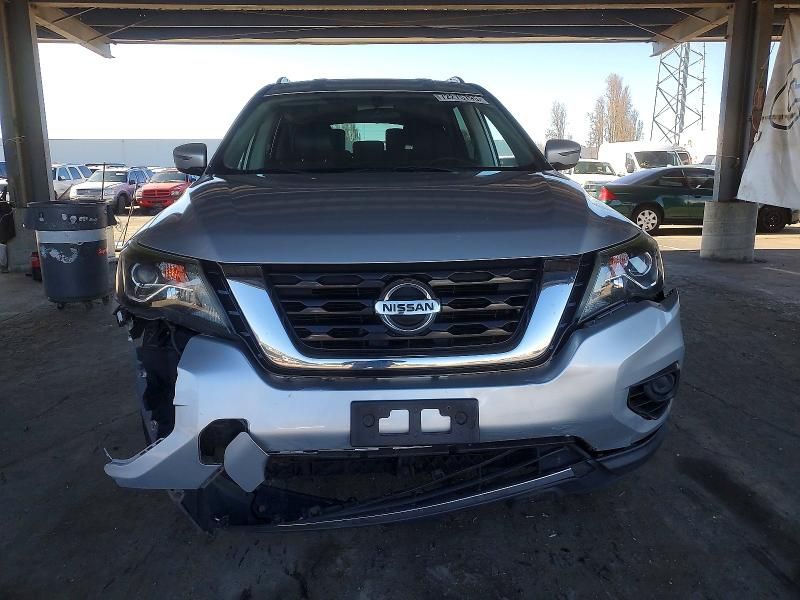 2017 Nissan Pathfinder s