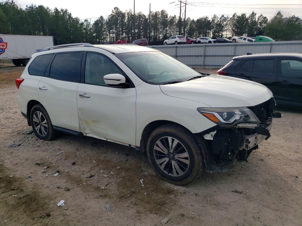 2017 Nissan Pathfinder s