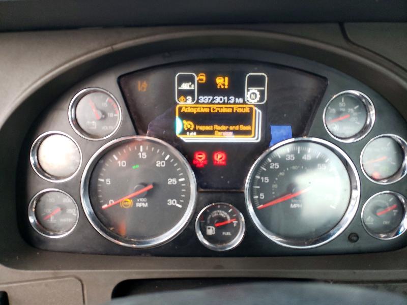 2014 Kenworth T680 Semi Truck