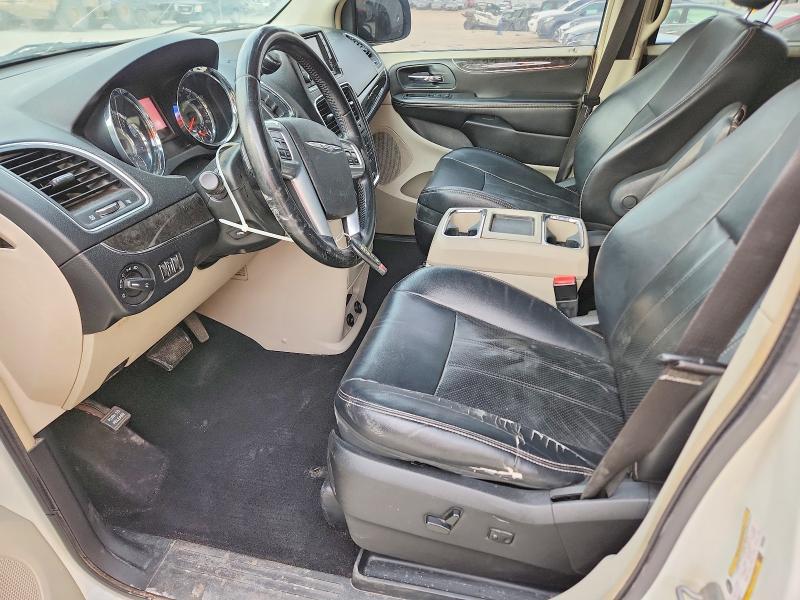 2011 Chrysler Town & Country Touring l